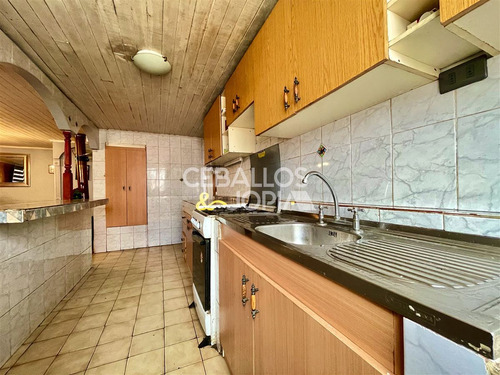 Casa En Venta De 7 Dorm. En Quilpué