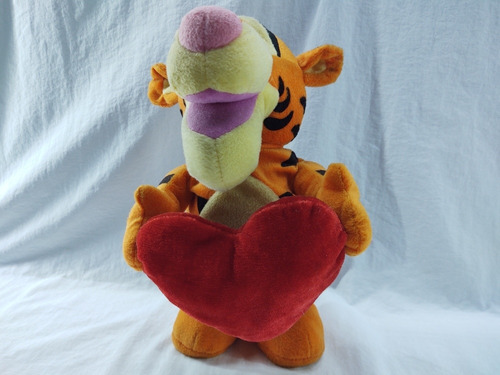 Muñeco De Peluche Tigger Con Música Y Corazón De 30 Cm 