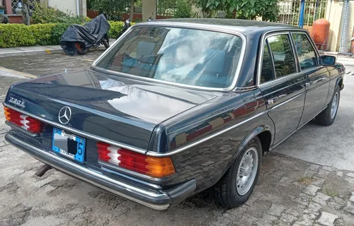 Mercedes-Benz 230 2.3 S123