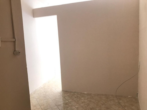 Imagem 3 de 5 de Sala Comercial No Centro - Cabo Frio - Rj - Lj00001 - 70337997