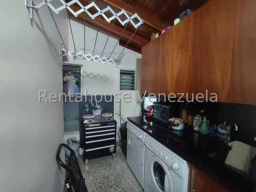 Bella Casa Bien Distribuida De MĂșltiples Niveles En Venta Ubicada En Los Naranjos Del Cafetal 25-6495