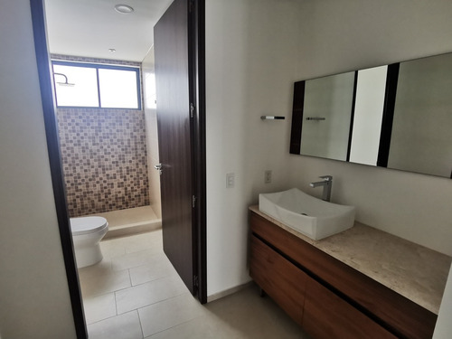 Imagen 3 de 17 de Remate! Departamento En Latitud, Centro De Querétaro