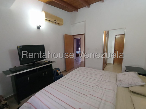 Venta Espectacular Casa De Dos Niveles,en Urb Parque Choroni Cabudare Tres Baños Y Medio, Garantizando Privacidad Y Funcionalidad Gabriela C