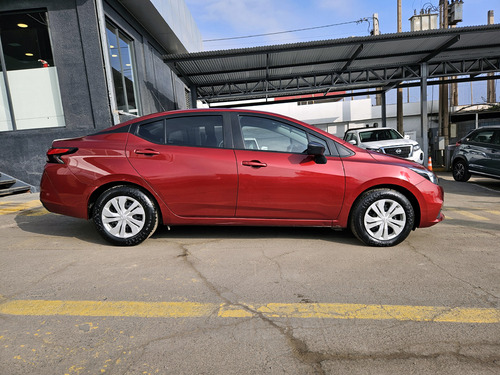Nissan Versa 1.6 SENSE 4X2 RADIO TOUCH MT 4P