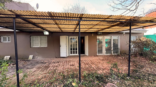 Casa En Villa Elisa De 3 Dormitorios Con Parque