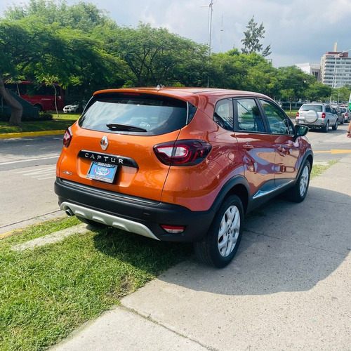 Imagen 7 de 15 de Renault Captur Intens Manual 2018