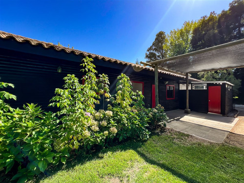 Casa En Venta De 4 Dorm. En Navidad