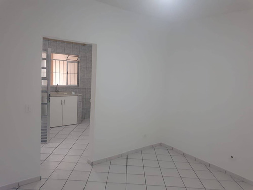 Imagem 7 de 10 de Casa Muito Bem Localizada !!! - 107