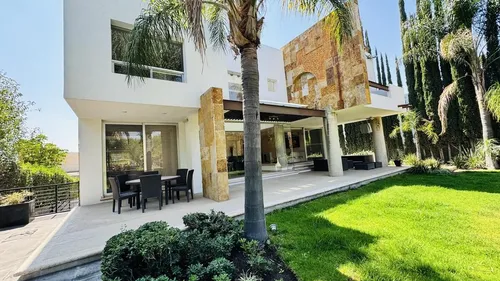 Casa En Venta En Jurica Queretaro Gps