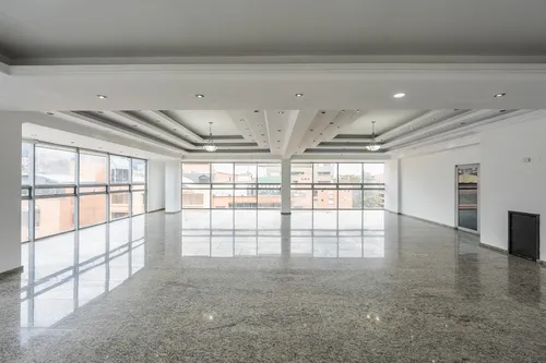 Edificio En Arriendo/venta En Chico Norte. Cod A1094082