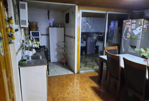 Amplia Casa Esquina En Venta De 3 Dorm. 2 Baños En Curicó