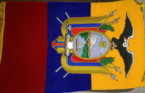 Imagen 8 de 8 de Bandera De Terciopelo Con El Escudo Bordado
