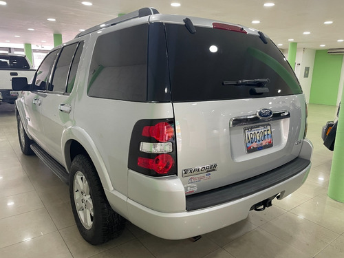 Imagen 3 de 13 de Ford Explorer 4x4