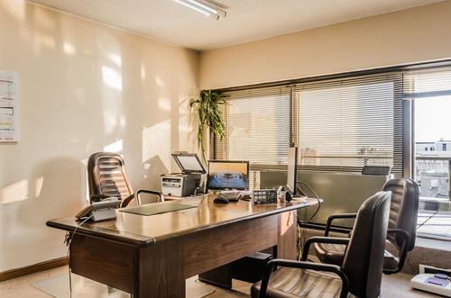 Venta Oficina Con Terraza Exclusiva Ciudad Vieja