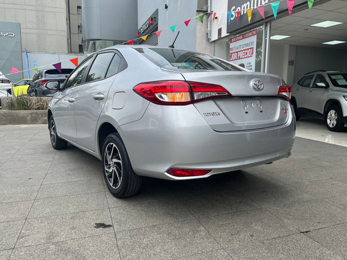 Toyota Yaris 1.5 S Sedan Mt