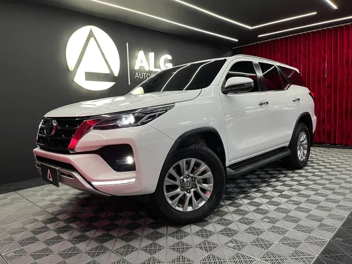 Toyota Fortuner 2.4 Srv