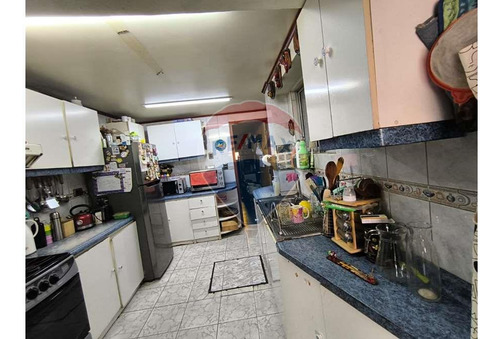 Venta De Amplia Y Cómoda Casa En Maipú