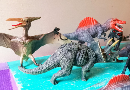 Lote 20 Figuras Dinosaurios Tiranosaurio Velociraptor T Rex (Usado)