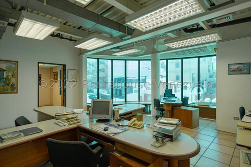 Imagen 7 de 14 de Se Vende Hermoso Edificio De 3 Pisos Ubicado En La Única Calle Industrial De Prados Del Este Código: 22-13487