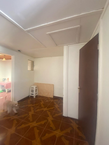 Casa Con Estacionamiento En Cauquenes, Maule