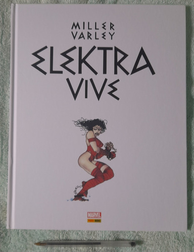 Quadrinhos  Elektra Vive Panini Frank Miller  Capa Dura 