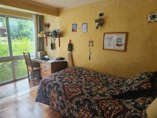 Casa En Venta De 9 Dorm. En Concepción