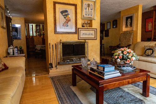 Imagen 5 de 30 de Residencia En Venta Con Acabados De Lujo & Jardín