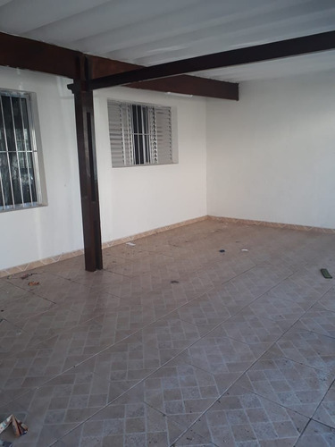 Imagem 2 de 11 de Casas - 3 Dormitórios - 806