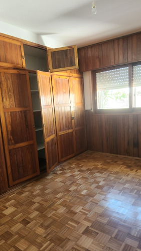Casa Sobre Rambla Tres Dormitorios, Terraza Con Parrillero Y Azotea Propia!