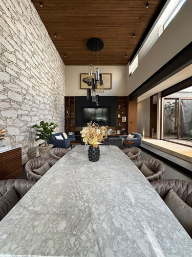 Casa De Lujo En Venta En Misión San Jerónimo. 12