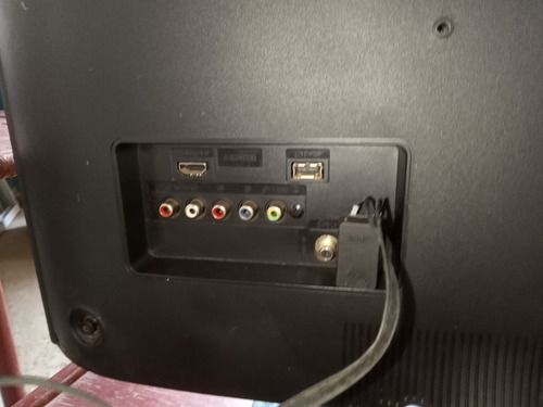 Imagem 9 de 10 de Tv Samsung 24 Model T24d310lh. Problema No Vertical Ver Foto
