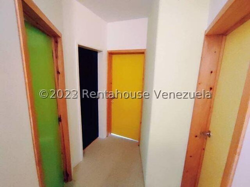 Vendo Apartamento En Urbanización Las Delicias, Código 23-18986 Cm Leer Descripción
