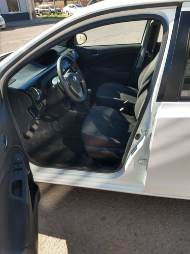 Imagen 6 de 8 de Toyota Etios 2018 1.5 Xs My19
