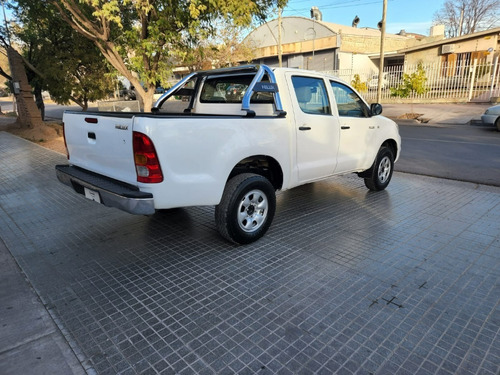Imagen 15 de 17 de Toyota Hilux 2.5 C/d 4x4 Td Dx