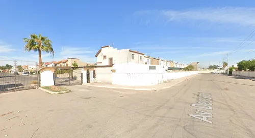 Casa En Av. Calvel. M.a.