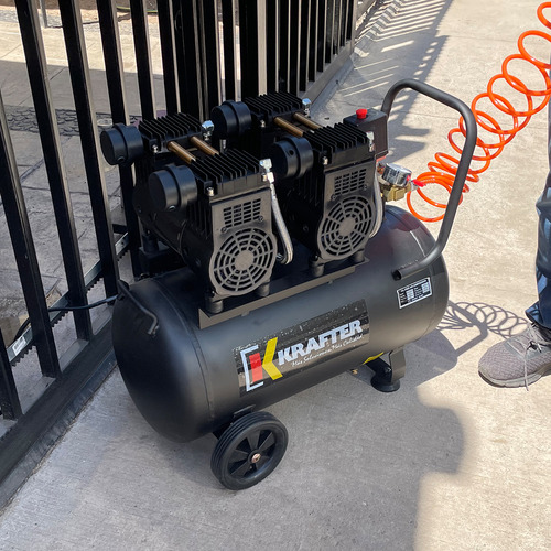 Compresor Krafter 2.5hp 50 Litros 8bar 116 Psi Color Negro Fase Eléctrica Monofásica