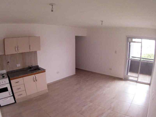 Departamento En  Venta En Alberdi A Metros De Central De Policia , 2 Dormitorios, 2 Baños, Balcón Y Pileta