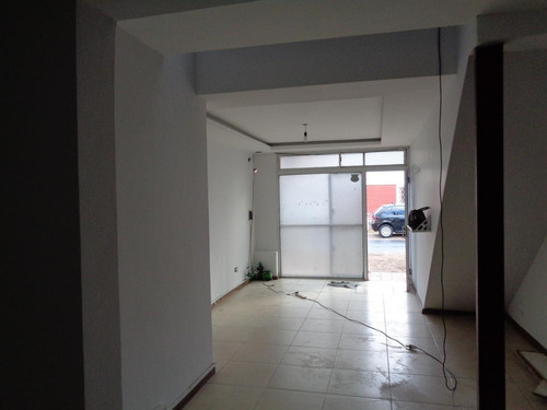 Imagen 1 de 9 de Local - Fisherton - Chazarreta Y Donado- 31 M2 -bajisimos Impuestos- Posibilidad De Financiar!