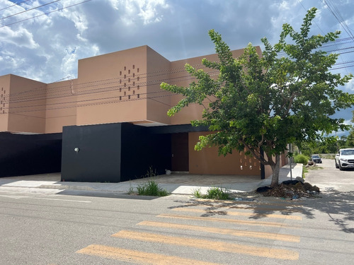 Casa En Esquina Venta En Sodzil, Merida Yucatan