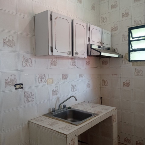 Imagen 5 de 6 de Alquiler Apartamento En Macuto Ref 1600
