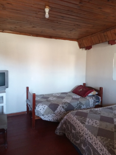 Gran Casa De 2 Pisos Con Patente De Hostal