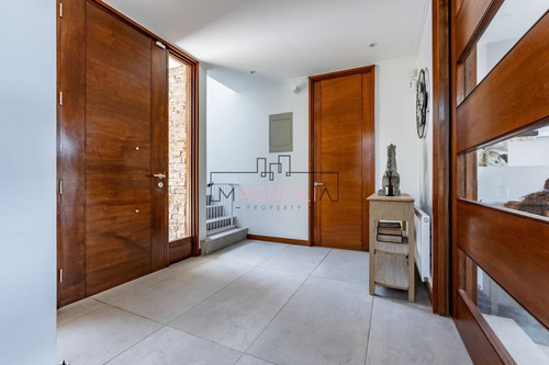 Casa En Venta De 5 Dorm. En Lo Barnechea