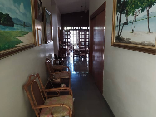 Imagen 9 de 15 de Venta De Casa En La Urbanización La Floresta Las Delicias 04124827470