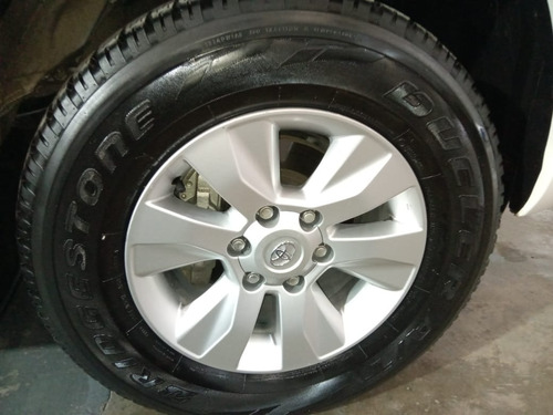 Imagen 17 de 25 de Toyota Hilux Srv 4x2 Aut