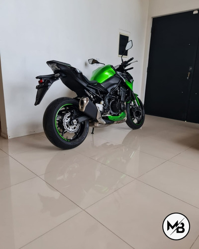 Naked Kawasaki Modelo Z900 2022