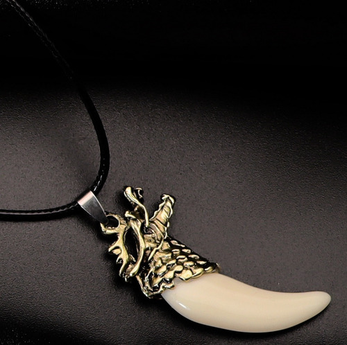 Collar Colmillo Dragón Dayoshop