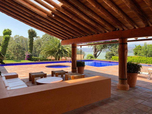 Casa En Condominio En El Lago En Bugambilias