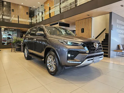 Toyota Fortuner 2.8 Diesel Srv 4X2 At