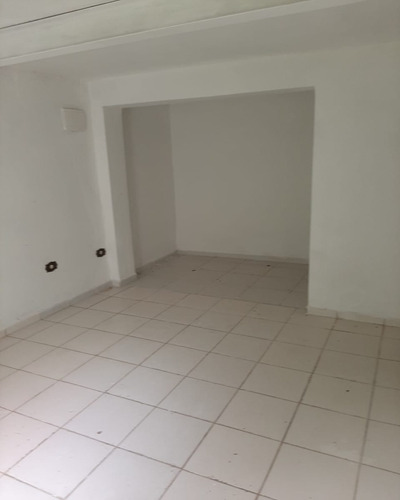 Imagem 21 de 27 de Locação Vila Pauliceia, 2 Casas De 1 Dormitório, Sala, Cozinha, Wc, Lavanderia, 1 Vaga, Quintal E 1 Galpão Grande - Ml66 - 69391179