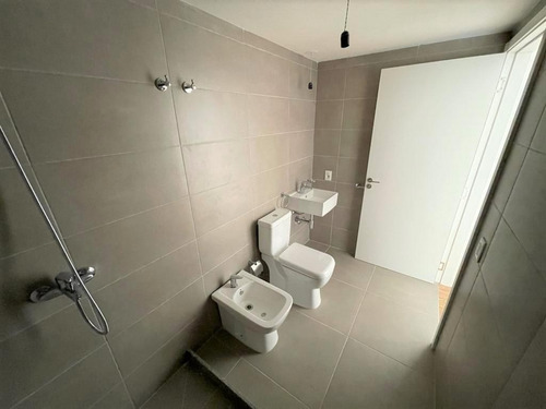 Apartamento A Estrenar Diseñado Por Carlos Ott